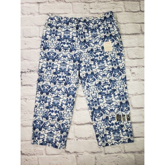 NEW St John's Bay Women's Size 6 Blue Floral Print Capri Pants Mid Rise - Picture 1 of 5